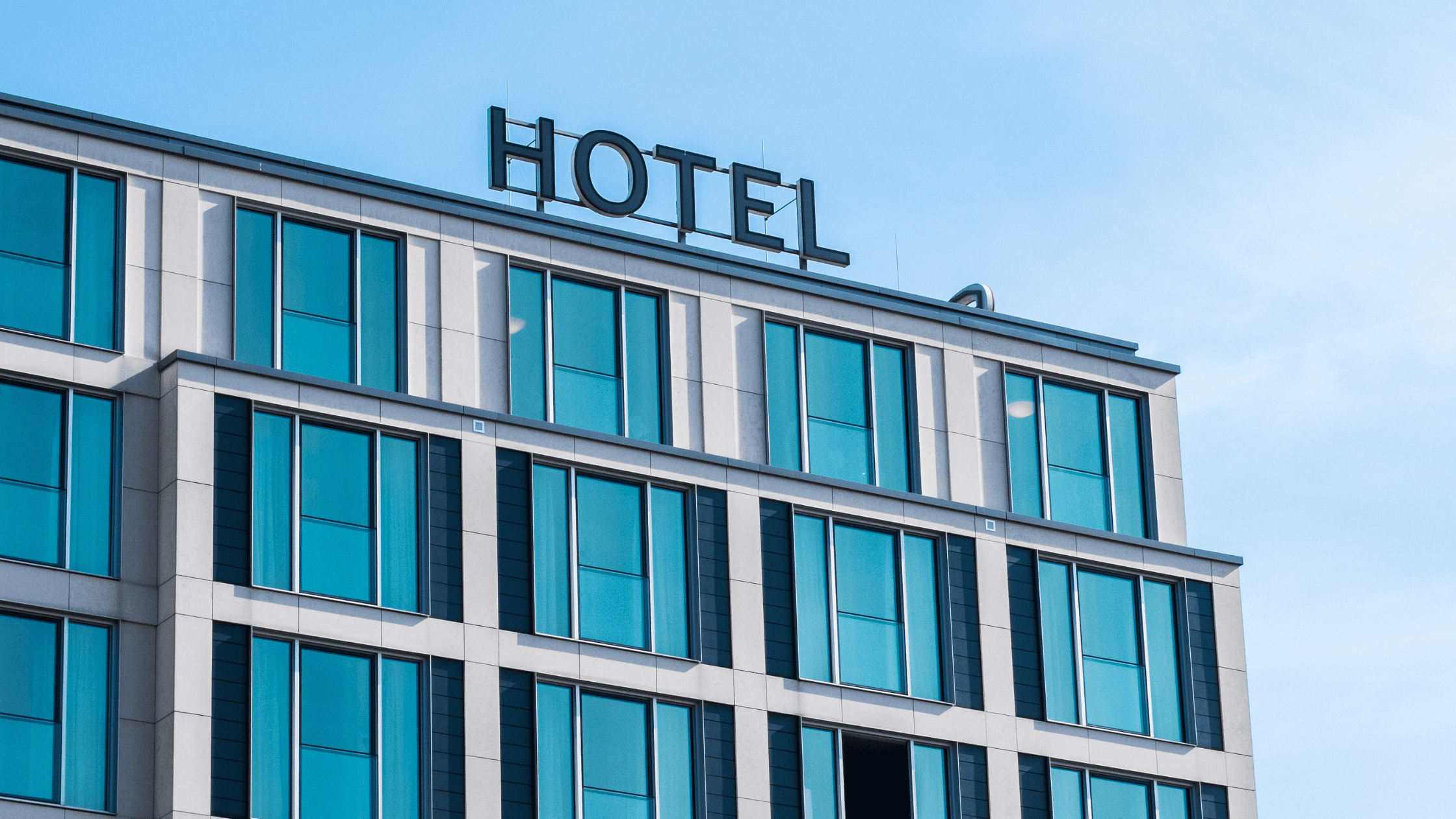 5 ways hotels can cut costs this year