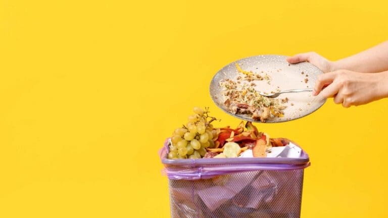 5 ways to reduce business food waste for on-site and remote teams